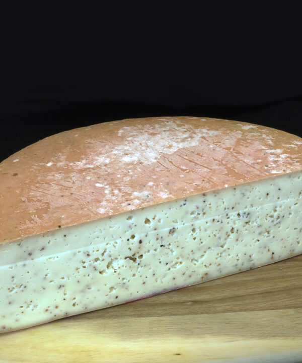 Raclette fermière aux poivre et aux baies rose
