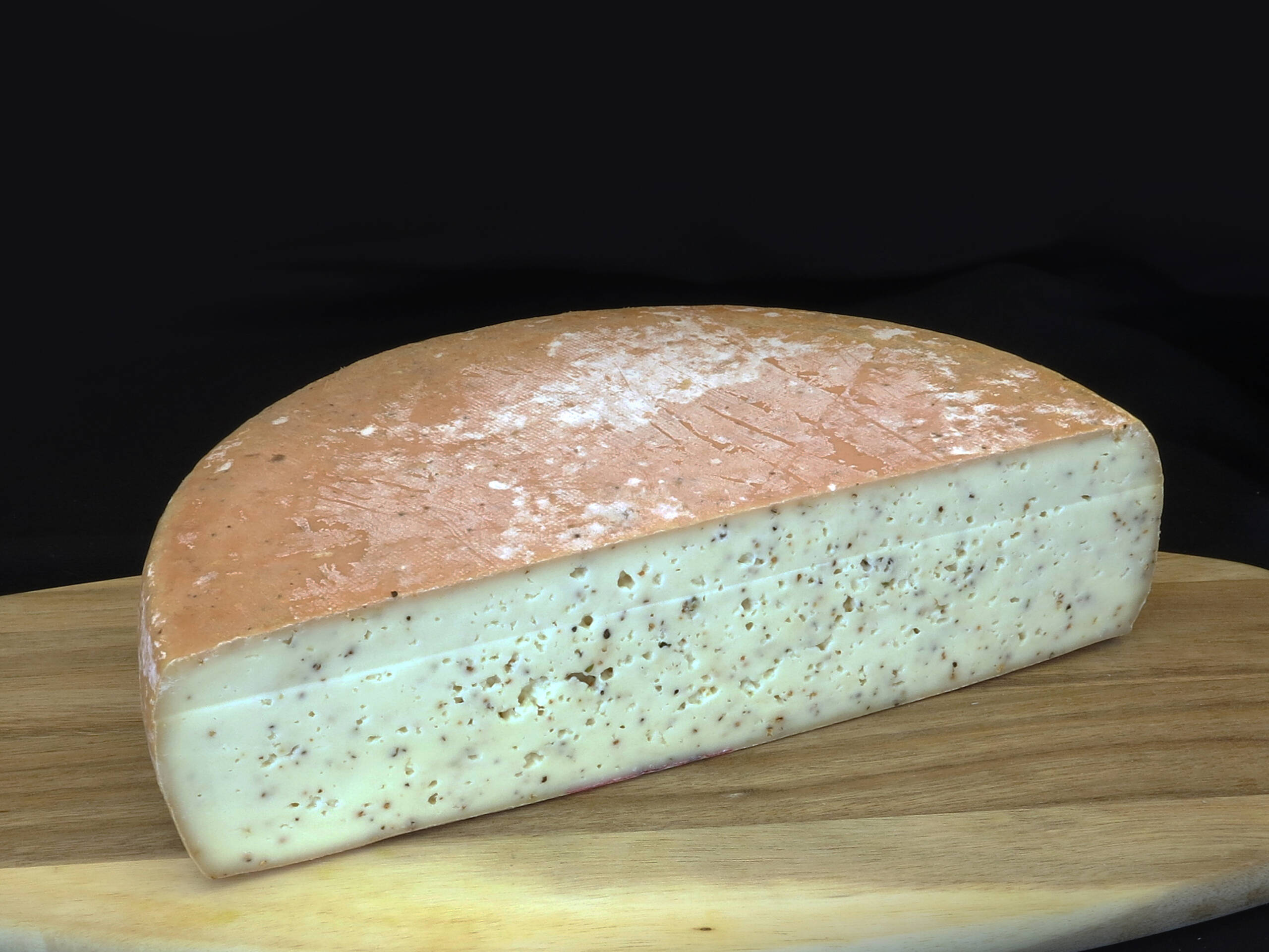 Raclette fermière aux poivre et aux baies rose